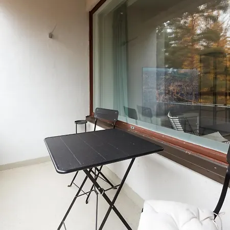 아파트 Family With Balcony And Separate Kitchen