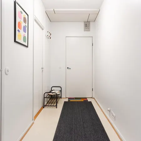 Family With Balcony And Separate Kitchen * 헬싱키